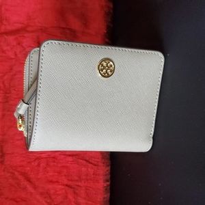 Tory Burch Robinson Bi-Fold Wallet